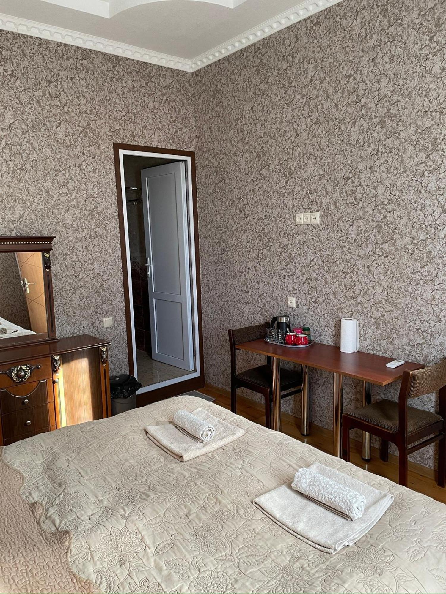 Elco Hotel Зугдиди Екстериор снимка